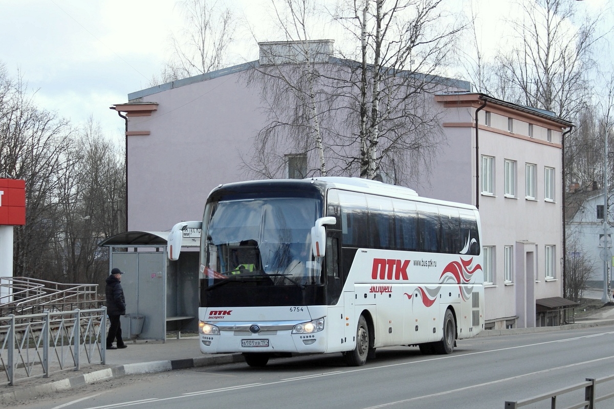 Санкт-Петербург, Yutong ZK6122H9 № n754