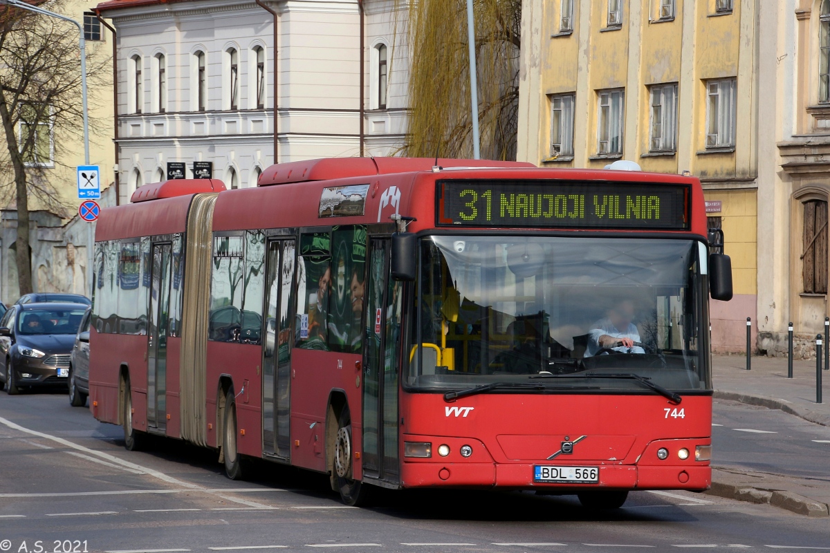 Литва, Volvo 7700A № 744