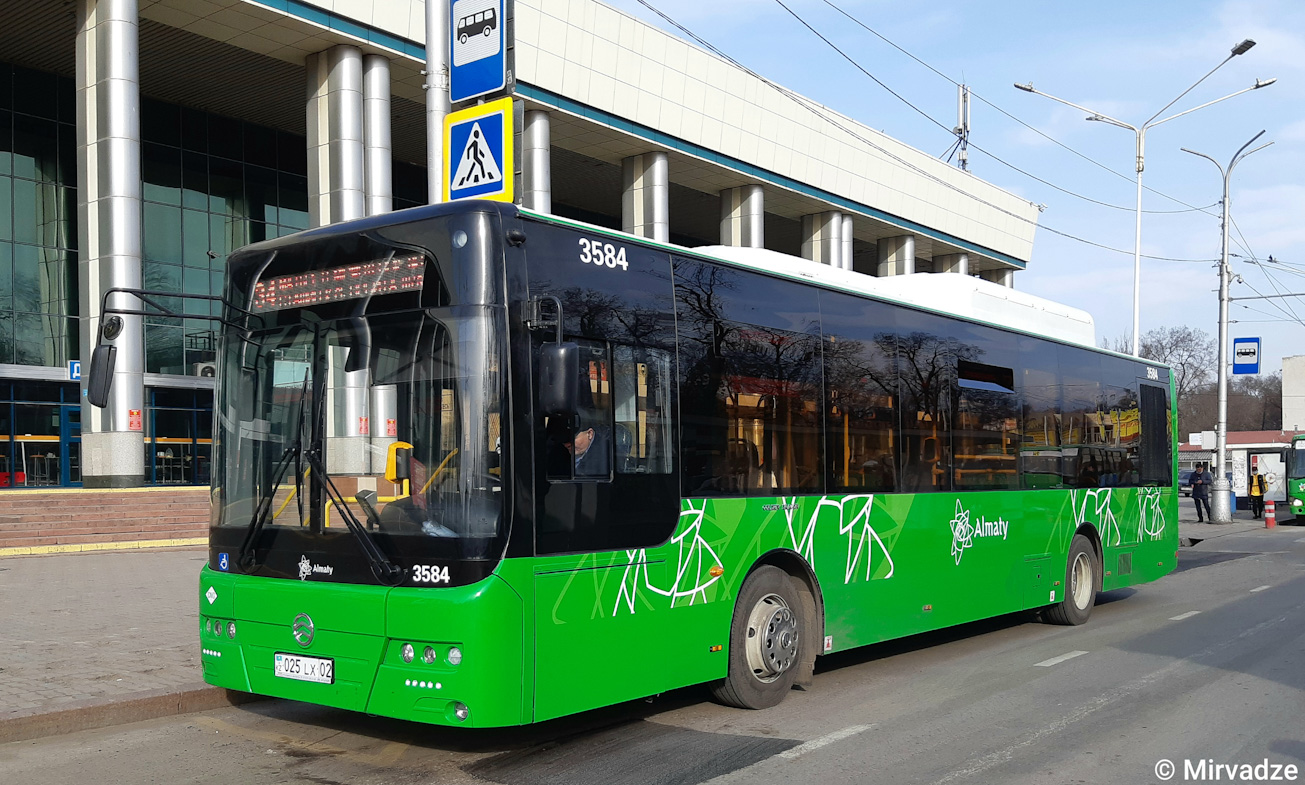 Алматы, Golden Dragon XML6125CN (Hyundai Trans Auto) № 3584 Алматы, Golden Dragon XML6125CN (Hyundai Trans Auto) № 3584