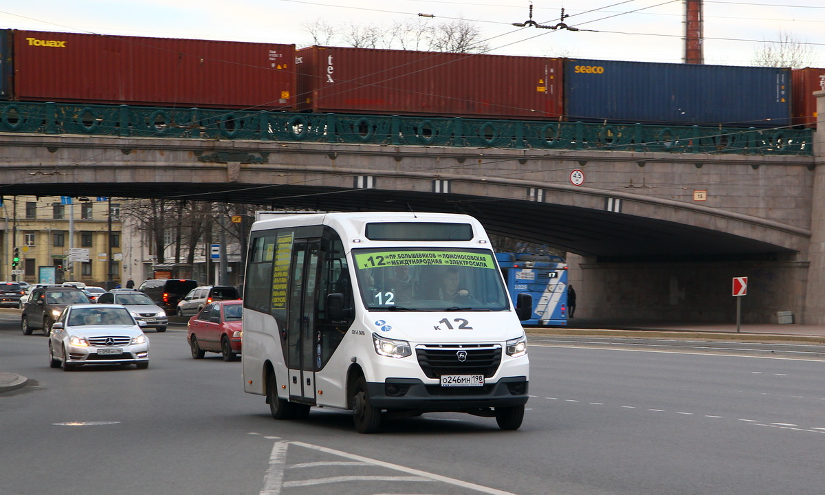 Санкт-Петербург, ГАЗ-A68R52 City № О 246 МН 198