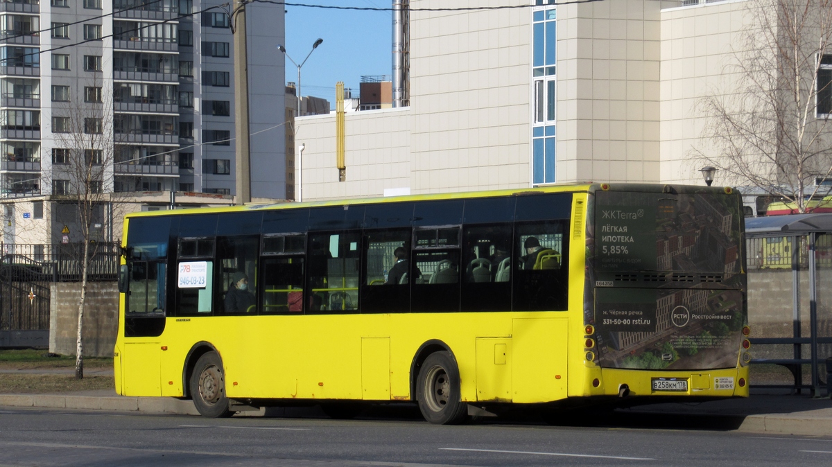 Санкт-Петербург, Golden Dragon XML6125CR № В 258 КМ 178