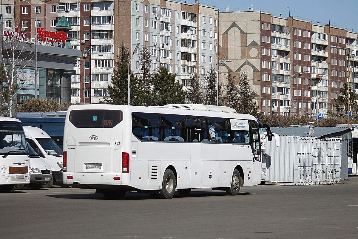 Красноярский край, Hyundai Universe Space Luxury № К 737 МТ 124