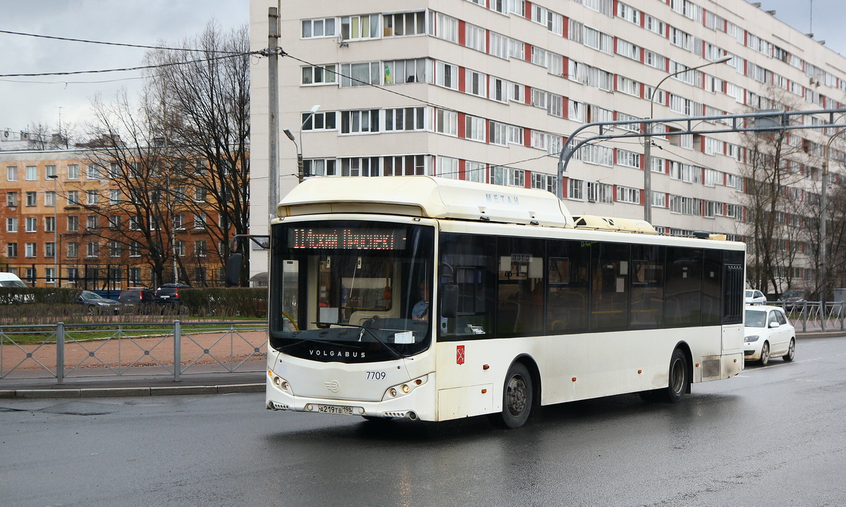 Sankt Petersburg, Volgabus-5270.G0 Nr 7709