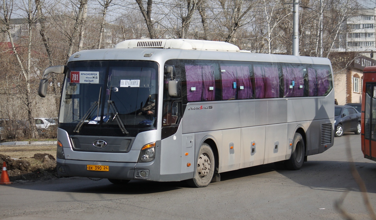 Красноярский край, Hyundai Universe Space Luxury № ЕК 390 24