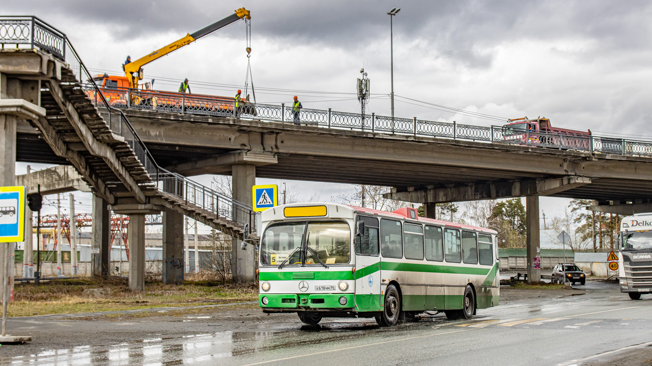 Свердловская область, Mercedes-Benz O305 № Х 618 ММ 96