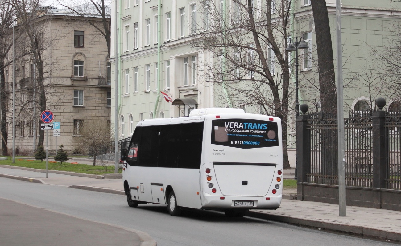 Санкт-Петербург, Неман-420224-11 № А 248 МВ 198