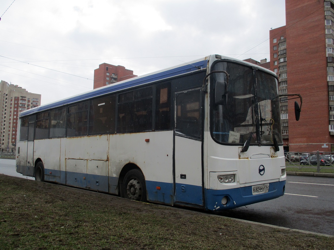 Санкт-Петербург, ЛиАЗ-5256.23-01 (ГолАЗ) № Х 824 МО 178