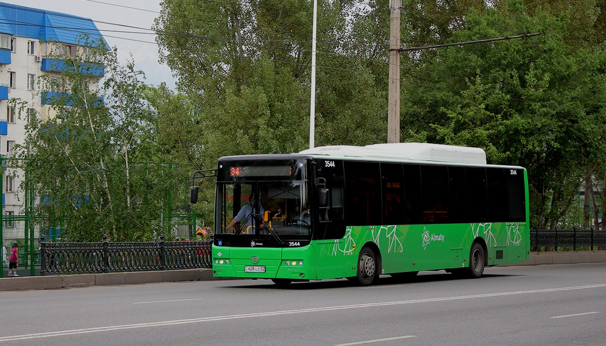 Ałmaty, Golden Dragon XML6125CN (Hyundai Trans Auto) Nr 3544