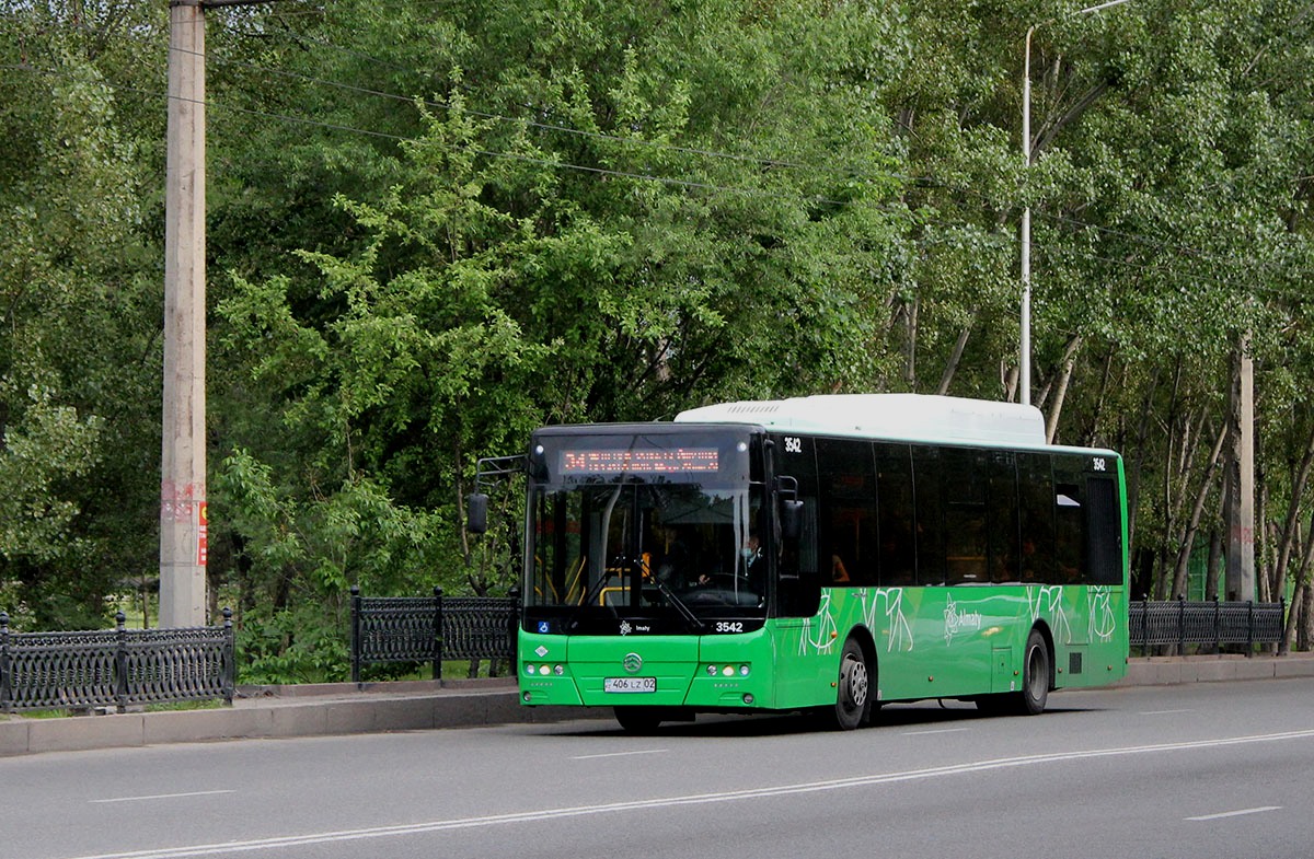 Алматы, Golden Dragon XML6125CN (Hyundai Trans Auto) № 3542 Алматы, Golden Dragon XML6125CN (Hyundai Trans Auto) № 3542