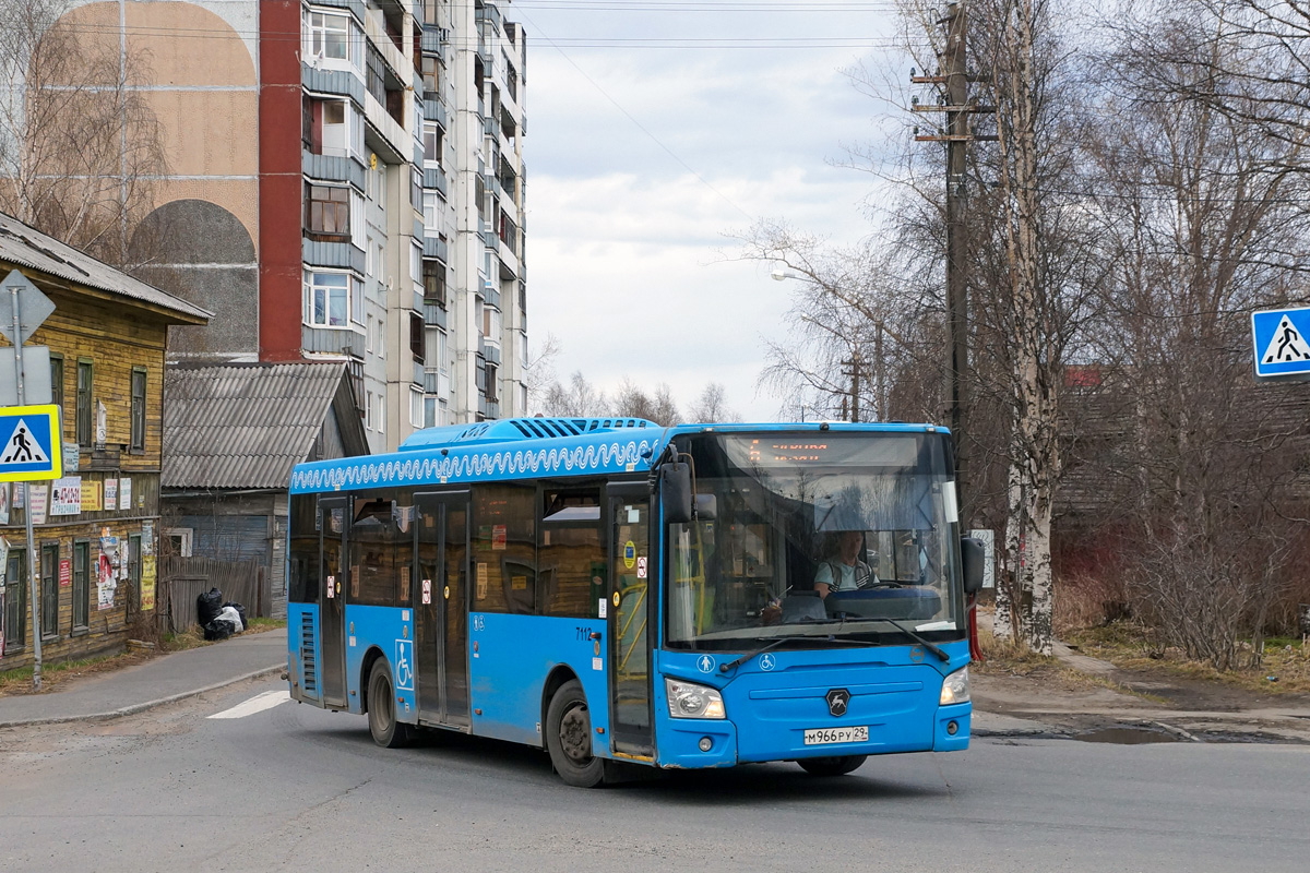 Arkhangelsk region, LiAZ-4292.60 (1-2-1) # 7112