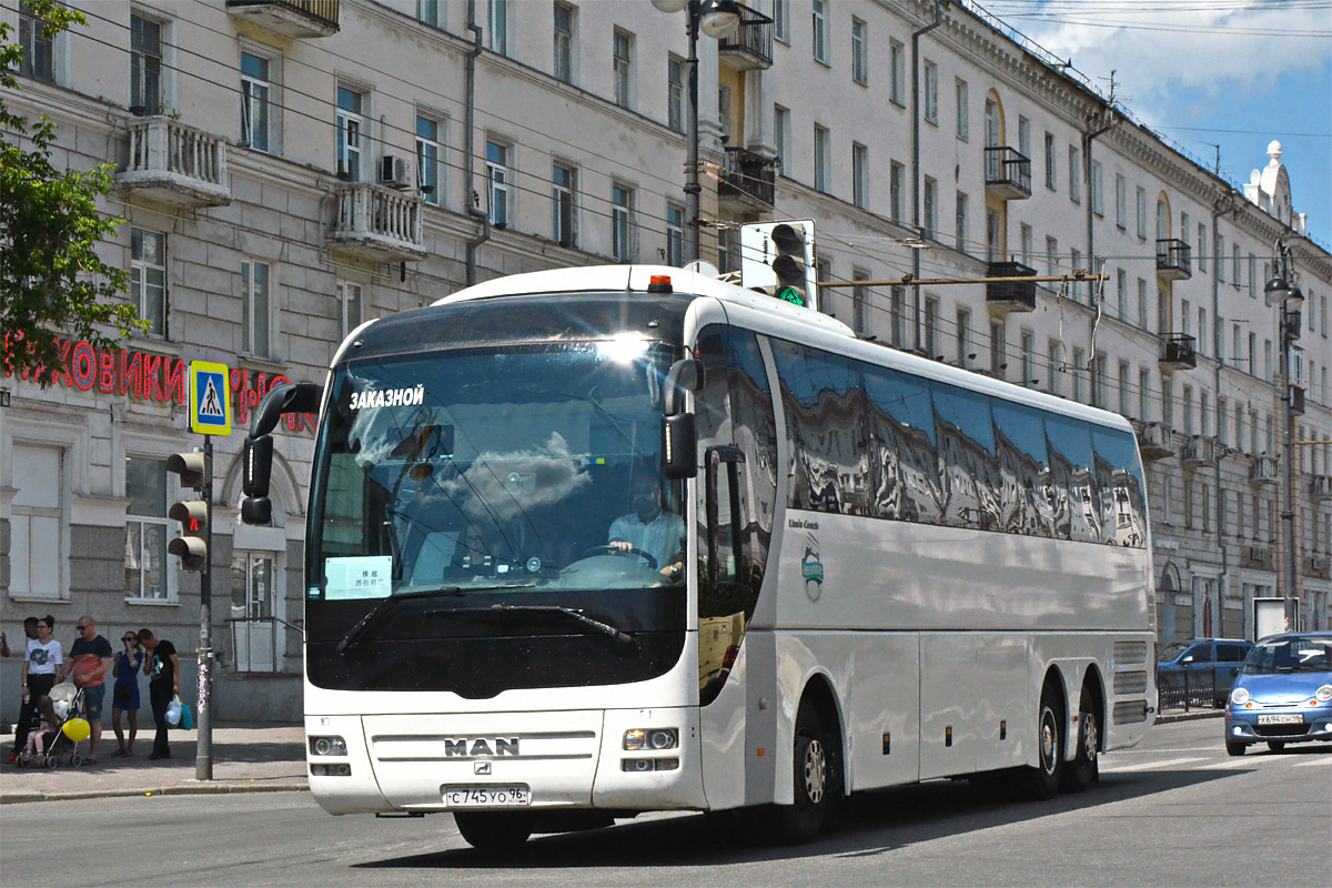 Свердловская область, MAN R08 Lion's Coach L RHC444 L № С 745 УО 96