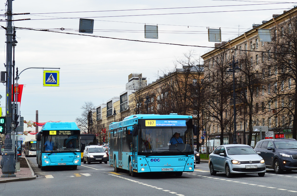 Санкт-Петербург, ЛиАЗ-5292.67 (CNG) № 7671; Санкт-Петербург, МАЗ-203.016 № 8563