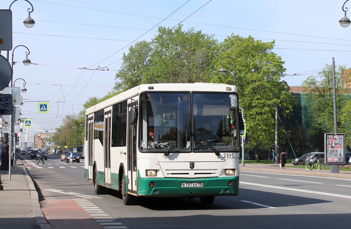 Sankt Petersburg, NefAZ-5299-30-32 Nr. 2185