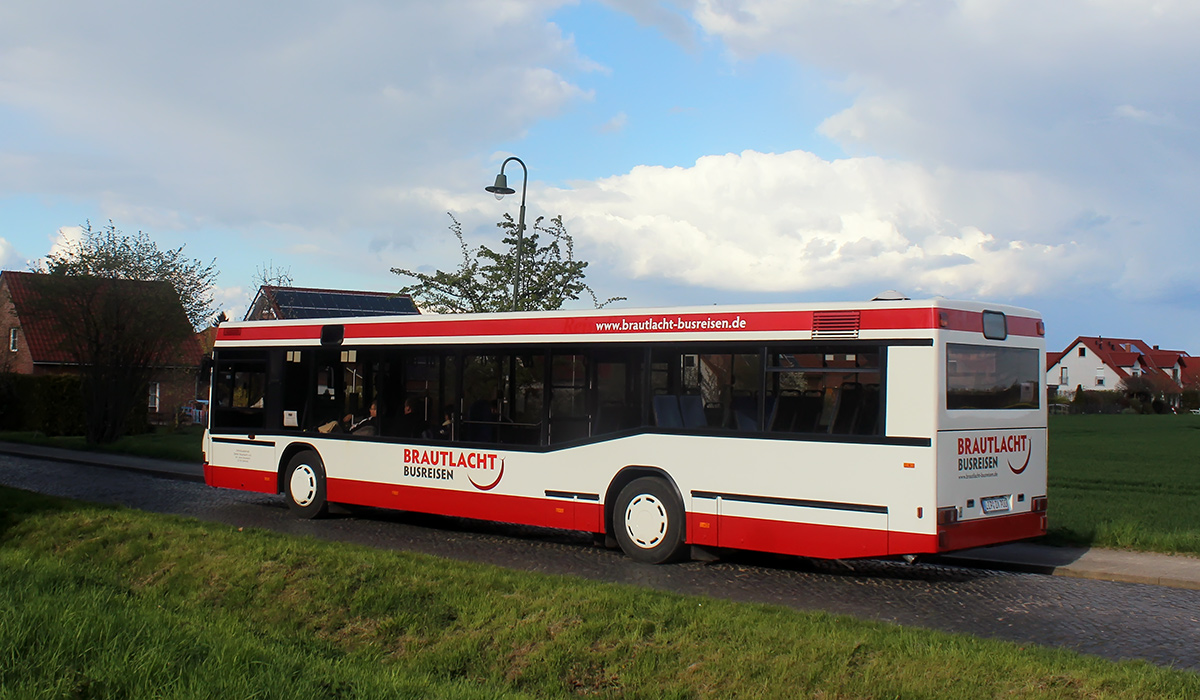 Северный Рейн-Вестфалия, Neoplan N4016NF № LIP-DX 700; Нижняя Саксония — Bustreffen Wehmingen Hannoversches Straßenbahnmuseum 17.04.2016