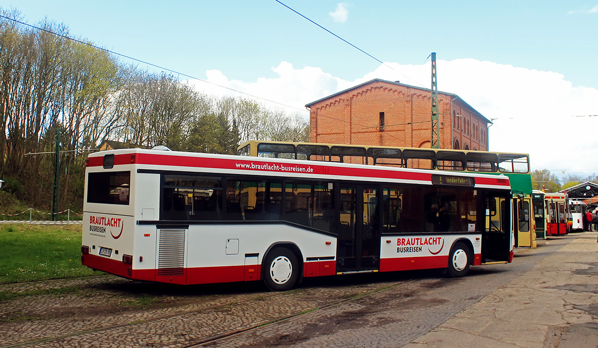 Северный Рейн-Вестфалия, Neoplan N4016NF № LIP-DX 700; Нижняя Саксония — Bustreffen Wehmingen Hannoversches Straßenbahnmuseum 17.04.2016