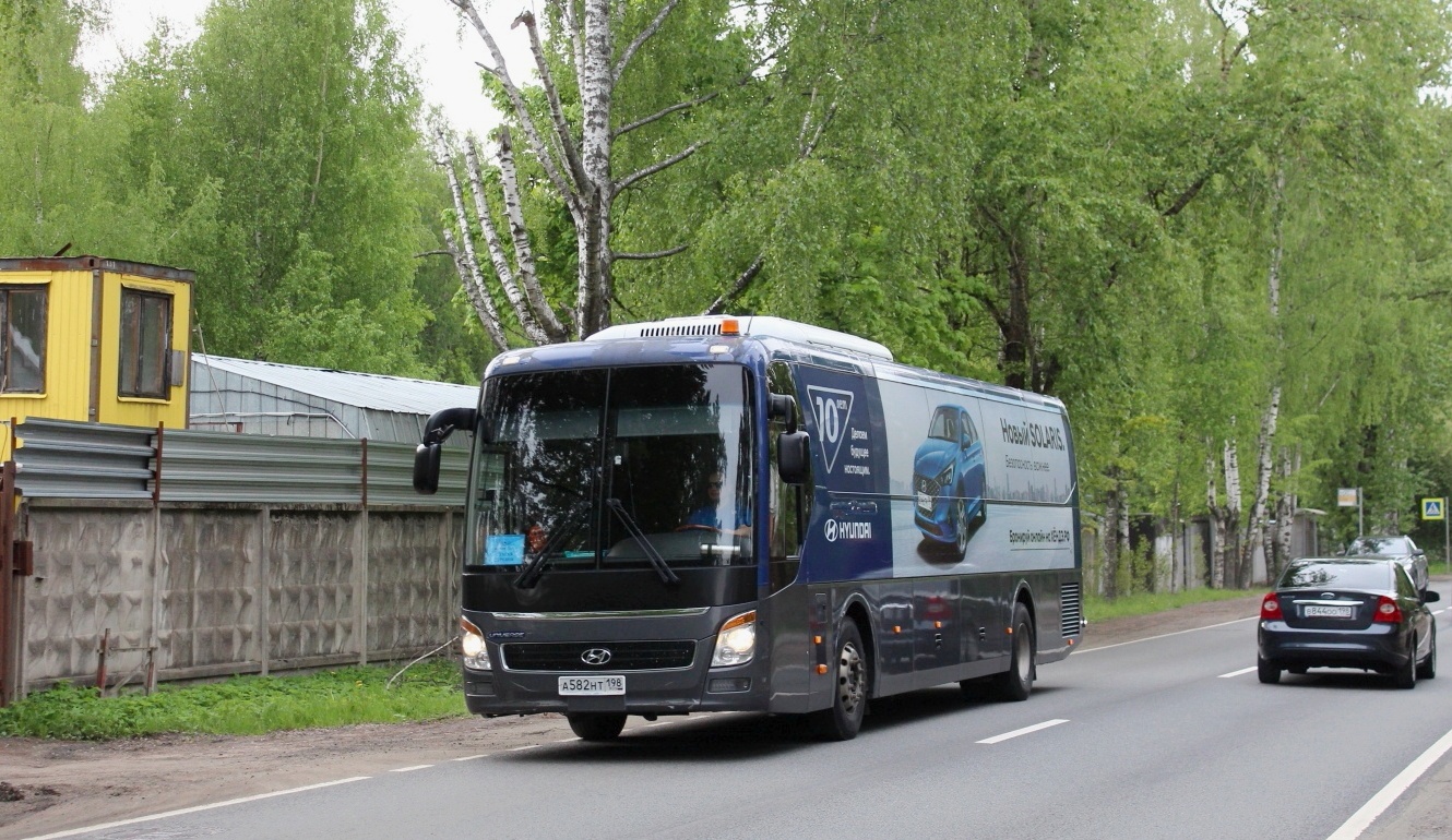 Санкт-Петербург, Hyundai Universe Xpress Noble № А 582 НТ 198