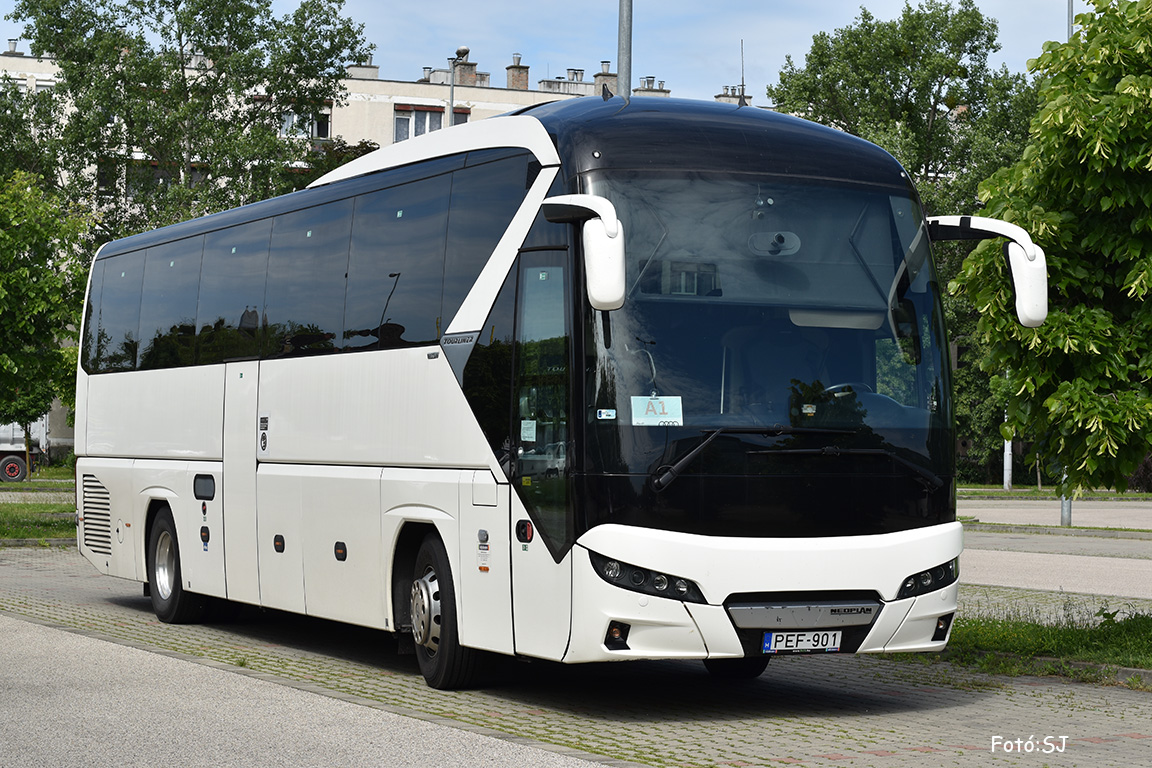 Венгрия, Neoplan P21 N2216SHD Tourliner № PEF-901