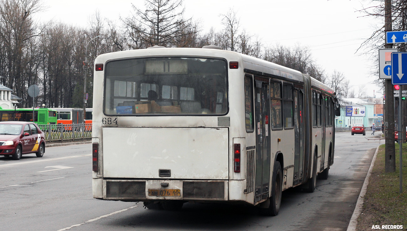 Пскоўская вобласць, Mercedes-Benz O345G № 684