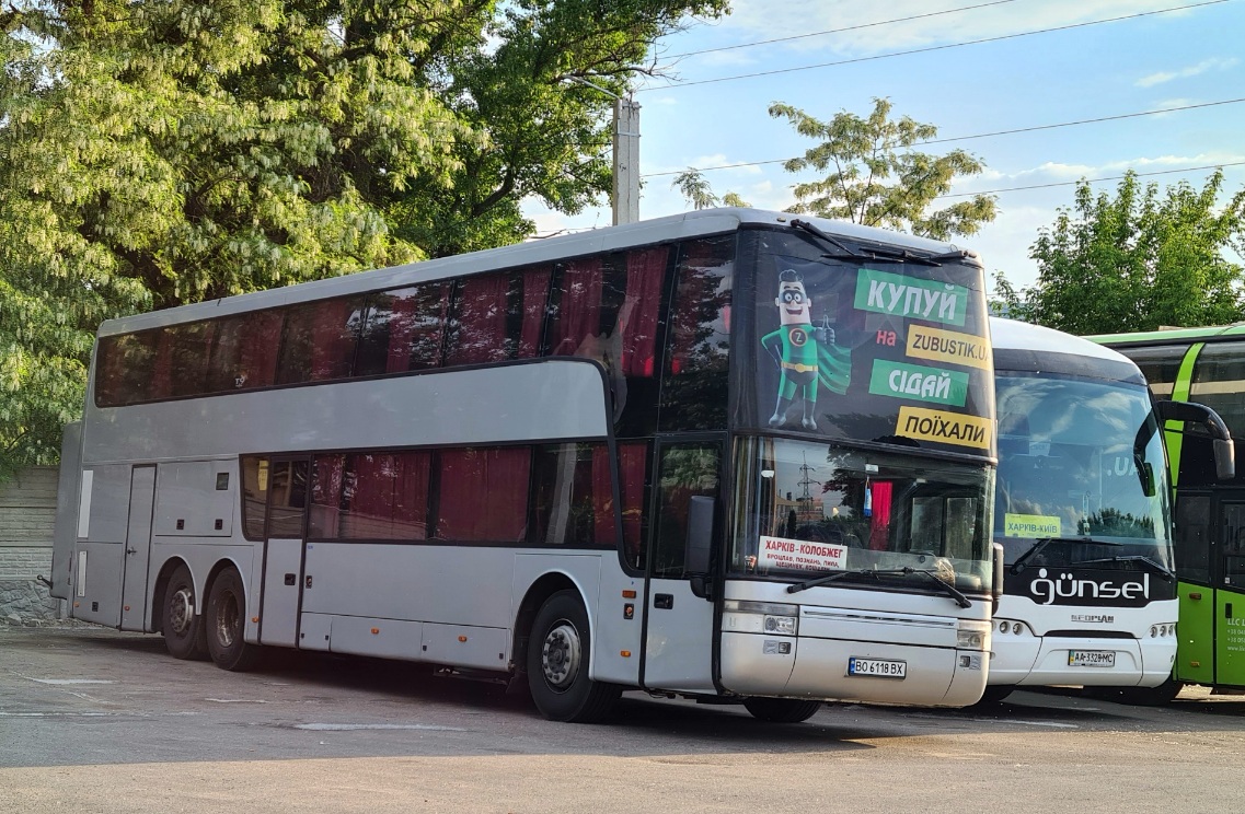 Цярнопальская вобласць, Van Hool TD927 Astromega № BO 6118 BX; Кіеў, Neoplan P21 N2216SHD Tourliner SHD № AA 3328 MC