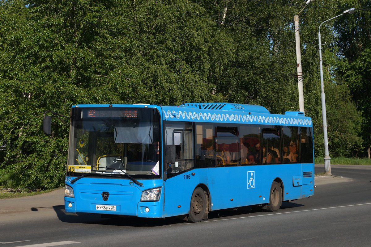 Die Oblast Archangelsk, LiAZ-4292.60 (1-2-1) Nr. 7106