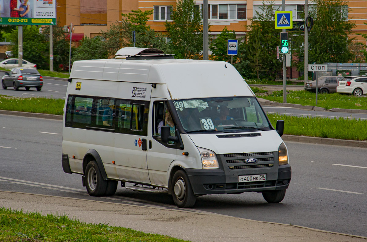 Пензенская вобласць, Нижегородец-222709  (Ford Transit) № О 400 МК 58
