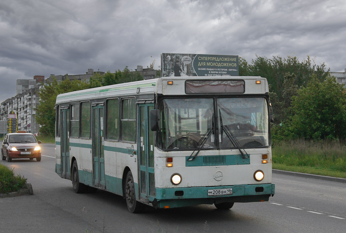 Kursk region, LiAZ-5256.25 Nr. М 208 ВН 46