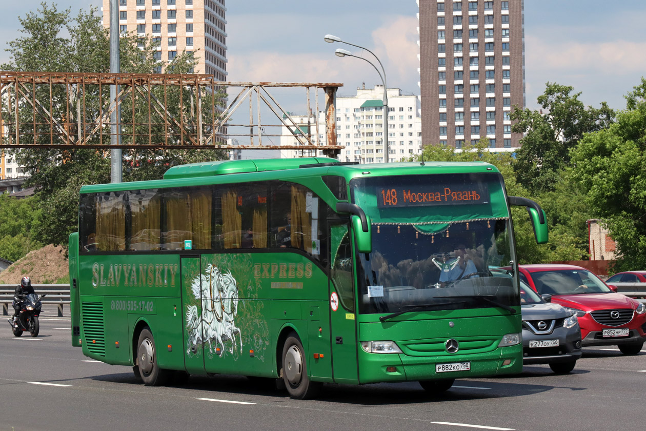 Москва, Mercedes-Benz Tourismo II 15RHD № Р 882 КО 750