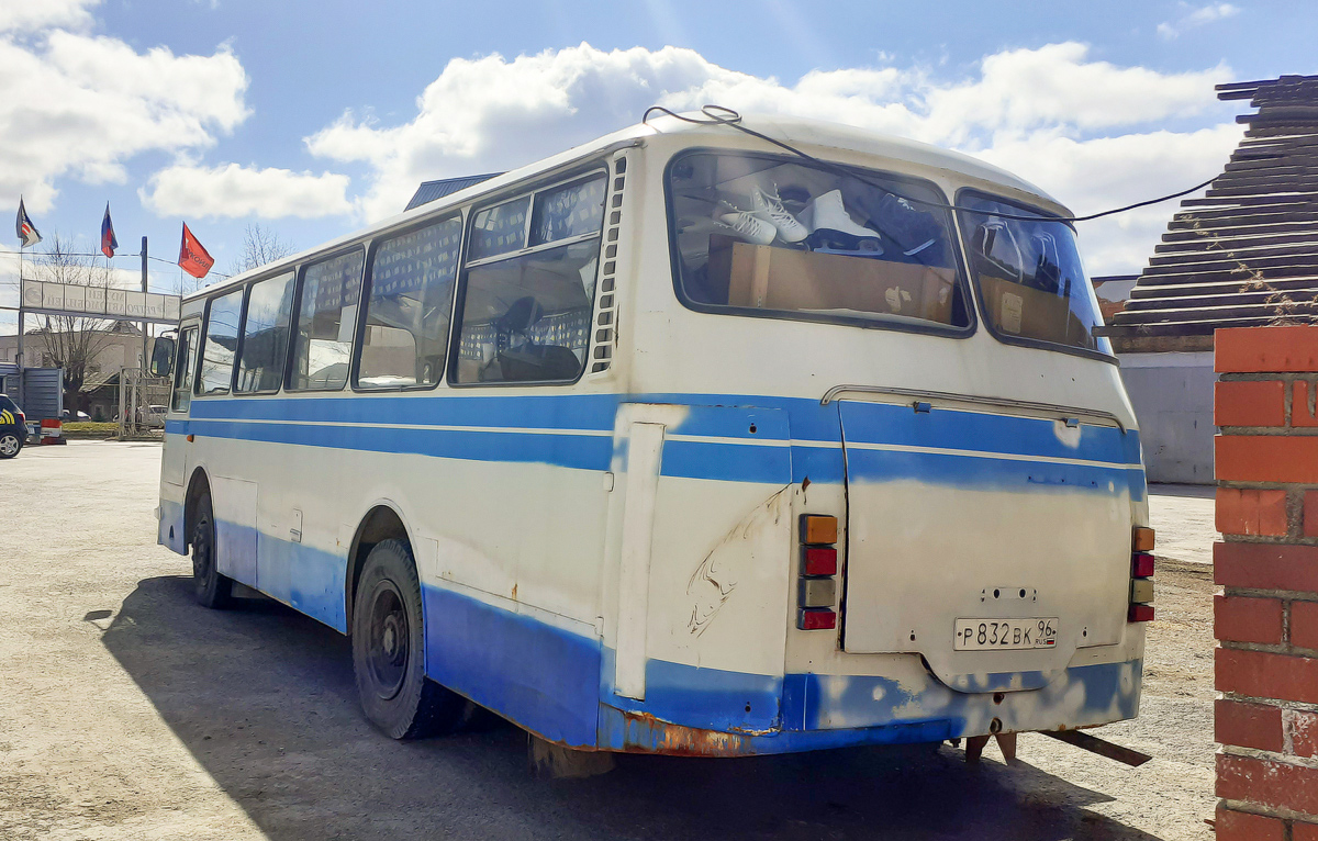 Свердловская область, ЛАЗ-695Н № Р 832 ВК 96
