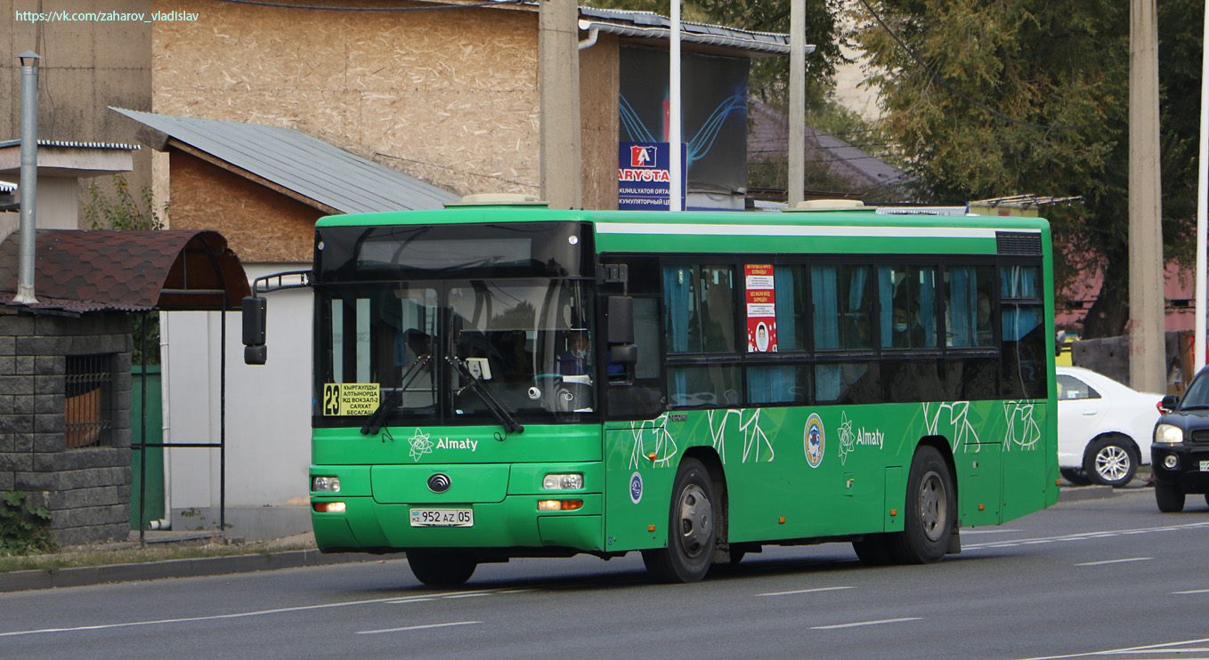 Алматинская область, Yutong ZK6108HGH № 952 AZ 05
