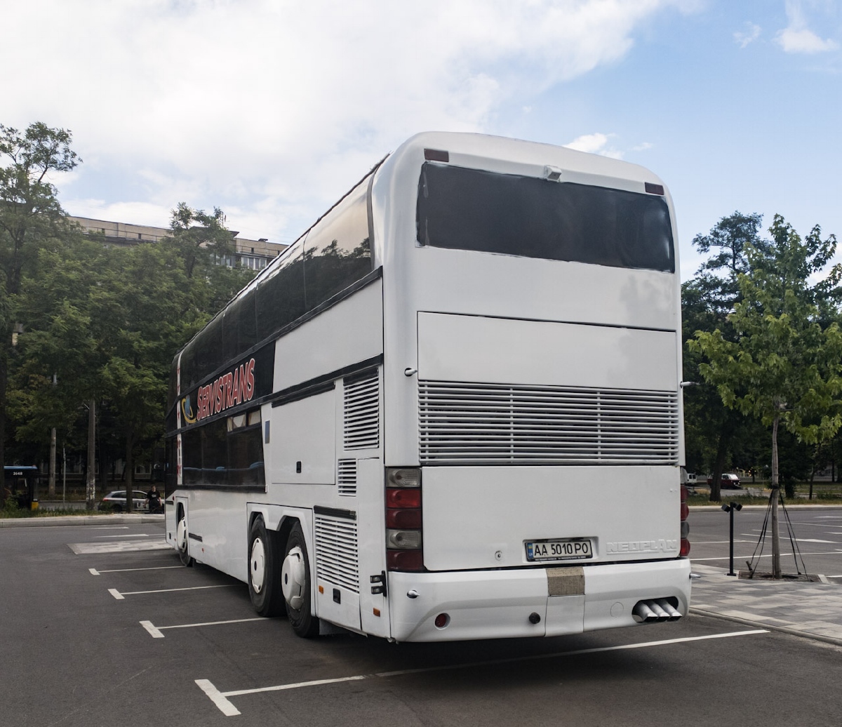 Киев, Neoplan N122/3 Skyliner № AA 5010 PO