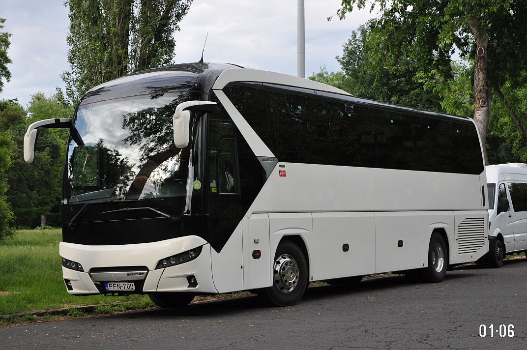 Венгрия, Neoplan P21 N2216SHD Tourliner № PFN-700