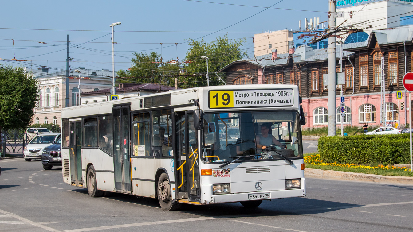 Свердловская область, Mercedes-Benz O405N2 № У 690 РУ 96