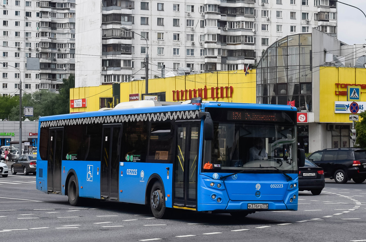 Moskau, LiAZ-5292.22 (2-2-2) Nr. 032223