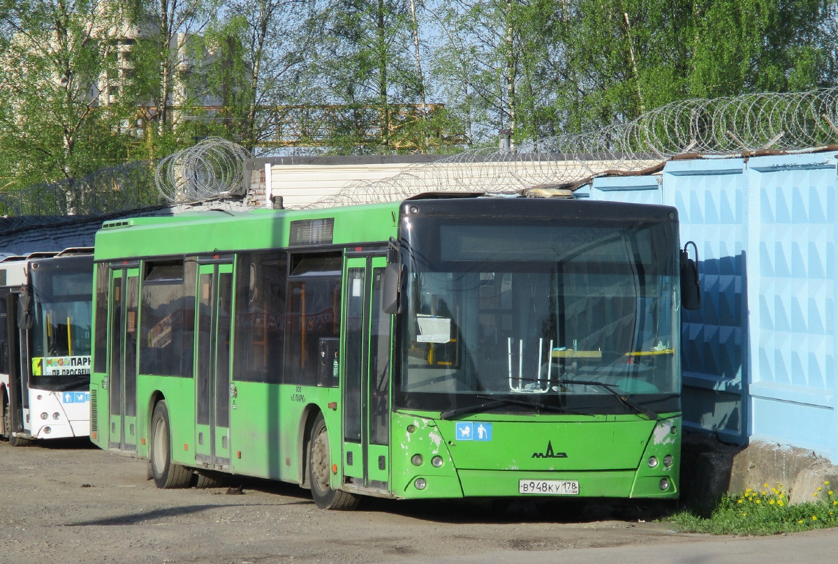 Санкт-Петербург, МАЗ-203.076 № В 948 КУ 178