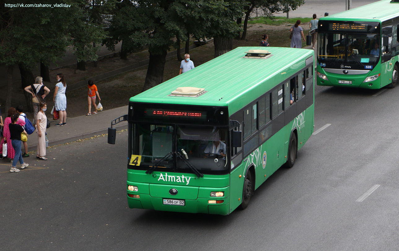 Алматы, Yutong ZK6108HGH № 586 DF 02