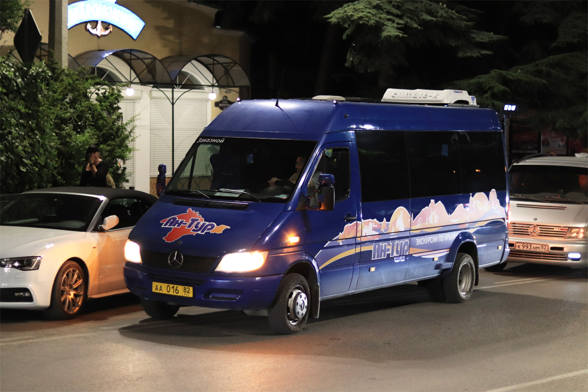 Республика Крым, Mercedes-Benz Sprinter W904 416CDI № АА 016 82
