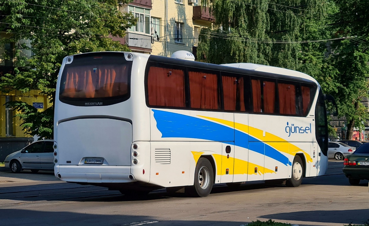 Киев, Neoplan P21 N2216SHD Tourliner SHD № AA 3328 MC