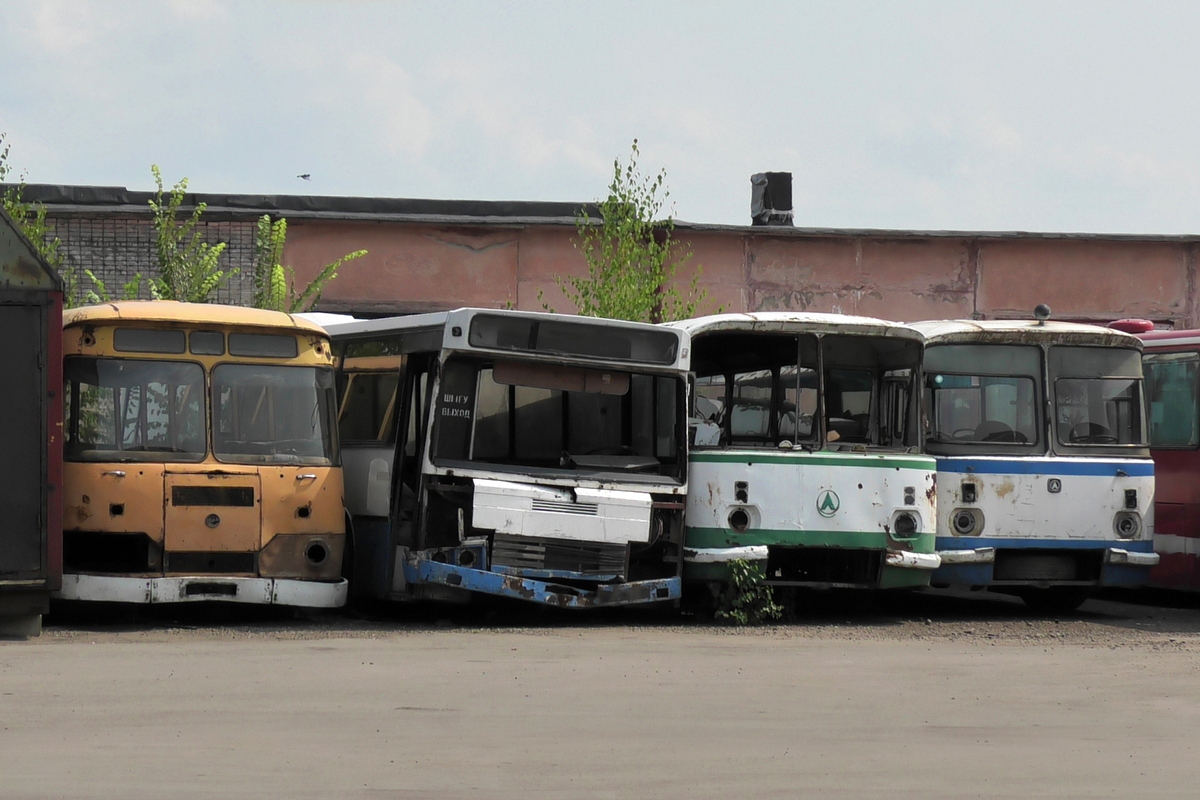 Усходне-Казахстанская вобласць, ЛиАЗ-677М № F 722 DM; Усходне-Казахстанская вобласць, Arna M83 № F 694 KS; Усходне-Казахстанская вобласць, ЛАЗ-695Н № F 314 DL; Усходне-Казахстанская вобласць, ЛАЗ-695Н № F 739 DM; Усходне-Казахстанская вобласць — Конечные остановки, вокзалы и станции, территории ПАТП