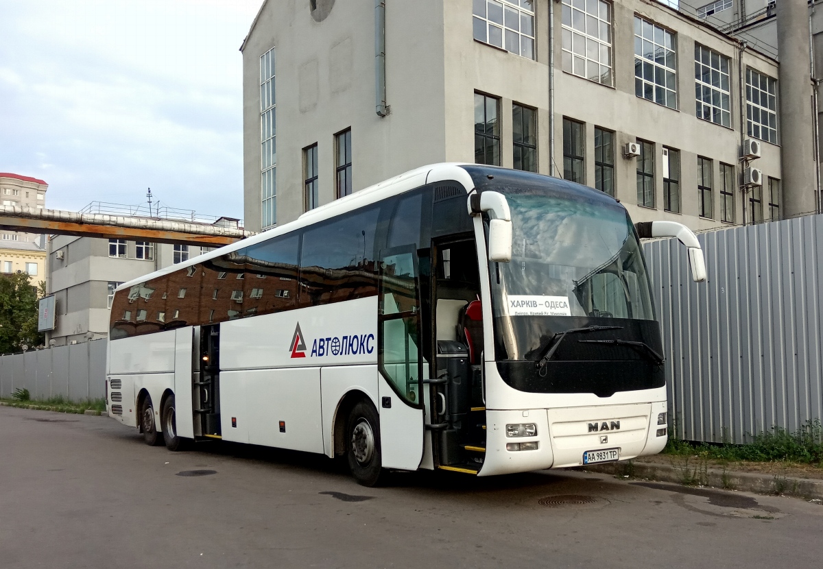 Киев, MAN R08 Lion's Coach L RHC444 L № 758