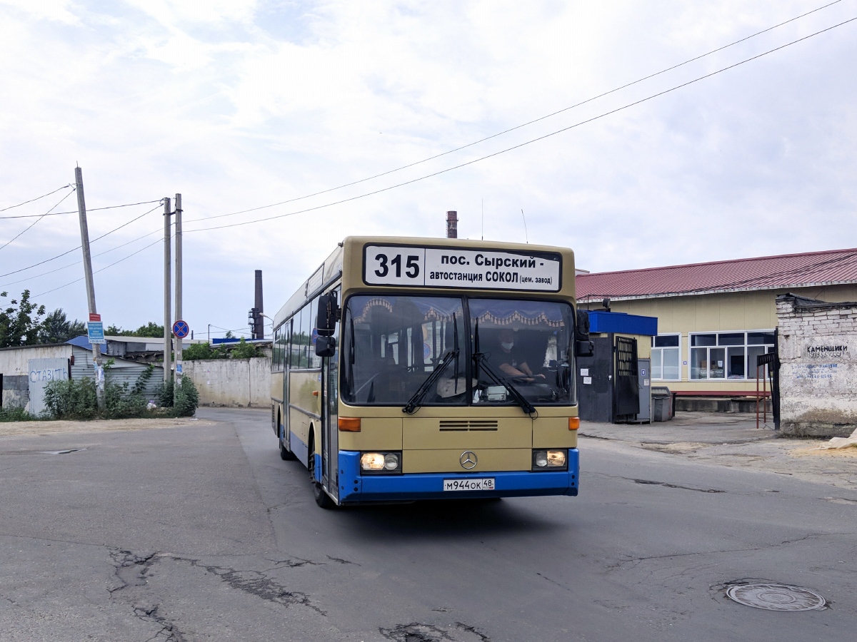 Lipetsk region, Mercedes-Benz O405 # М 944 ОК 48