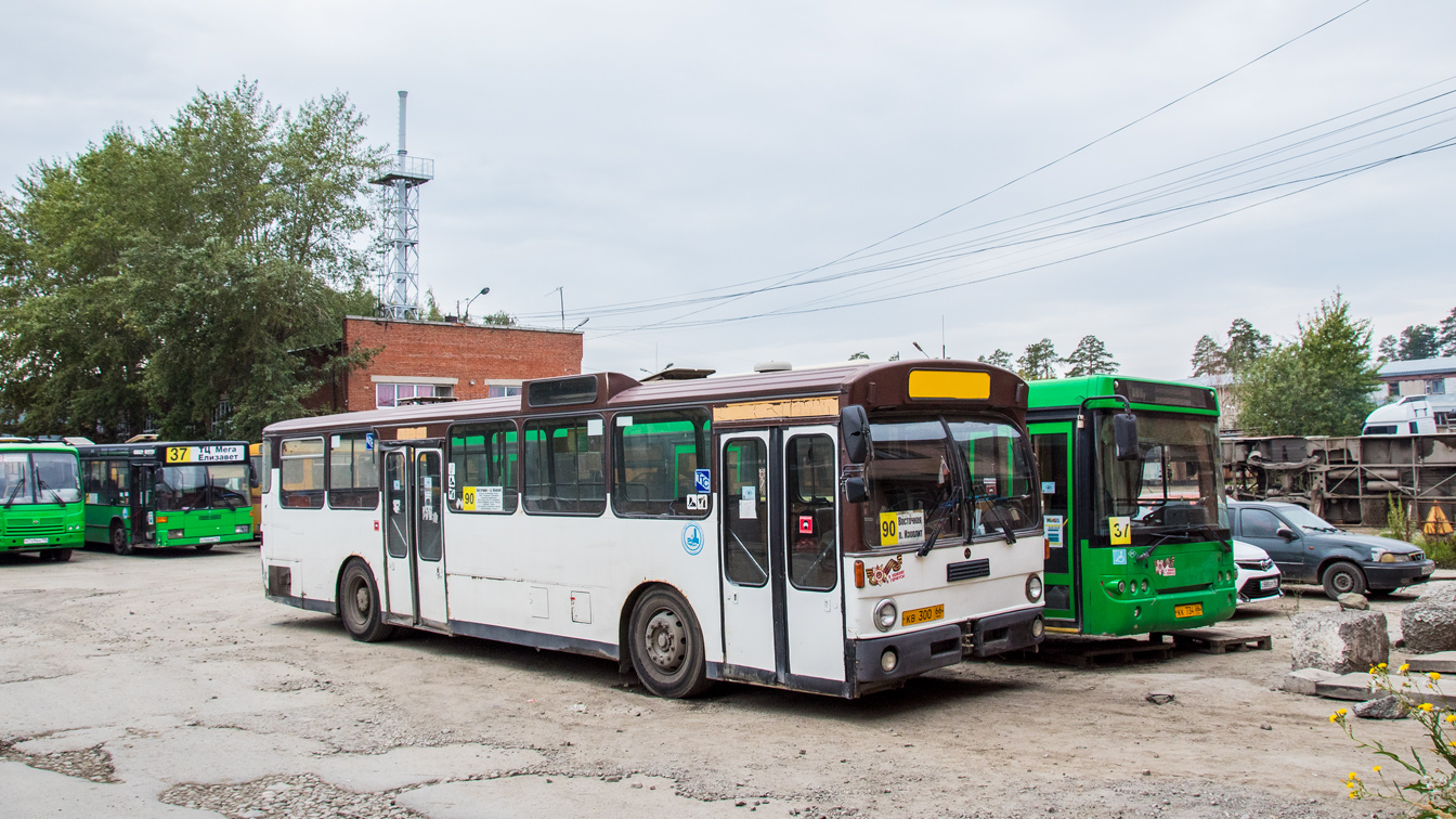 Свердловская область, Mercedes-Benz O305 № КВ 300 66