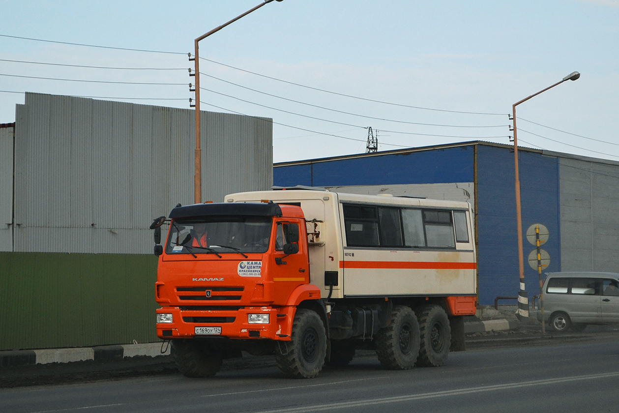 Красноярский край, НефАЗ-4208-24 № С 169 ОУ 124
