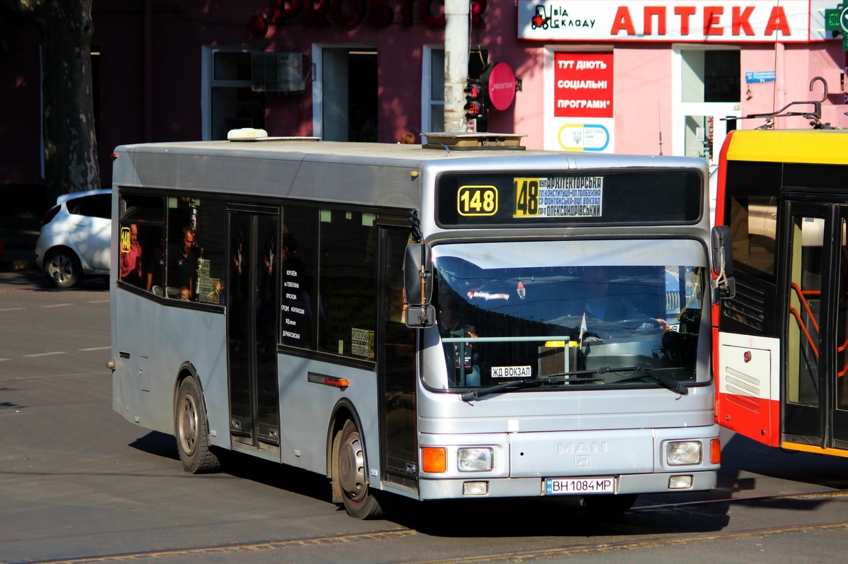Одесская область, Göppel (MAN 469 NM222) № BH 1084 MP