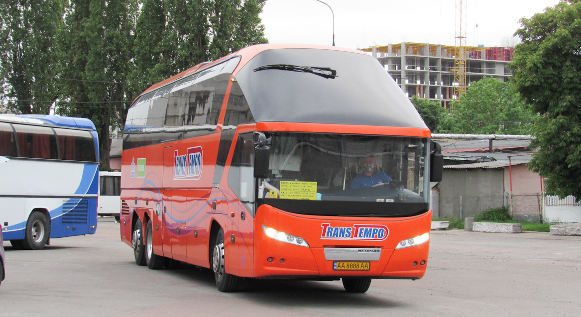 Киев, Neoplan P11 N5217/3SHD Starliner C № AA 8888 AA