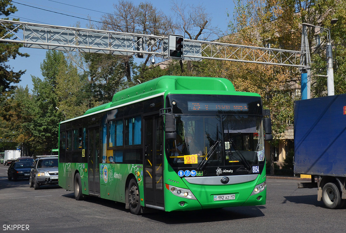 Алматы, Yutong ZK6118HGA № 8054