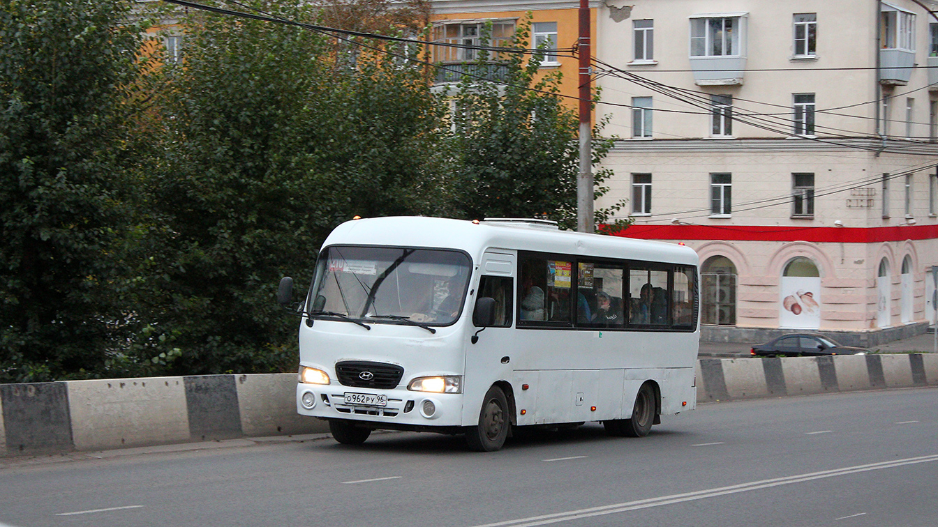 Свердловская область, Hyundai County LWB (ТагАЗ) № О 962 РУ 96