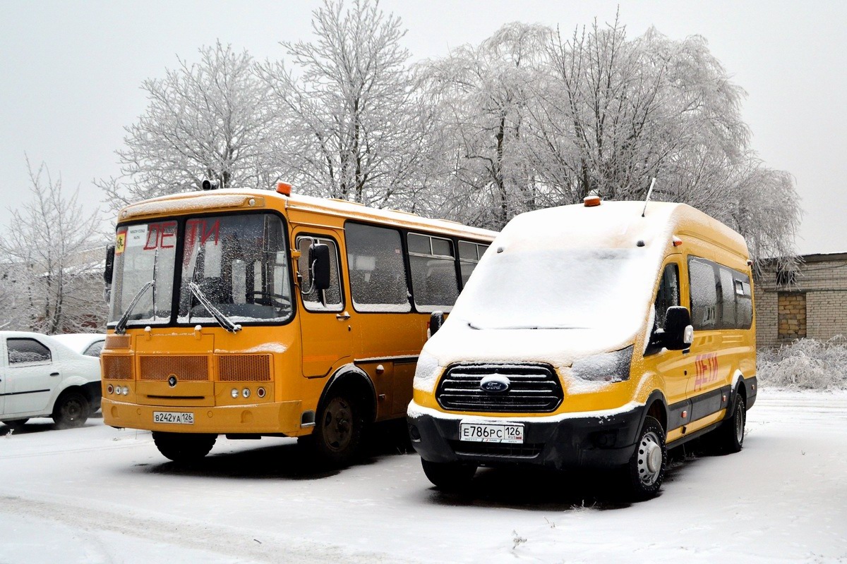 Ставропольский край, Ford Transit FBD [RUS] (X2F.ESG.) № Е 786 РС 126