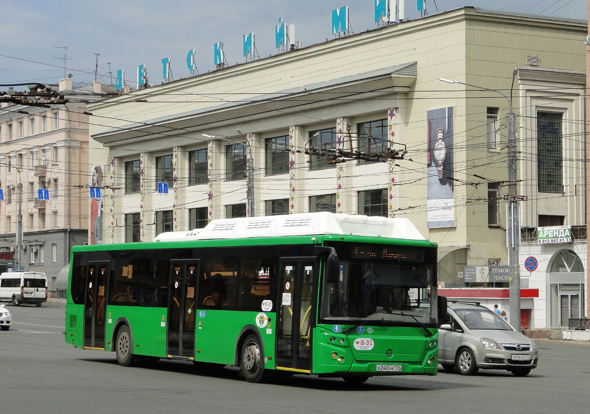 Челябинская область, ЛиАЗ-5292.67 (CNG) № 8-31