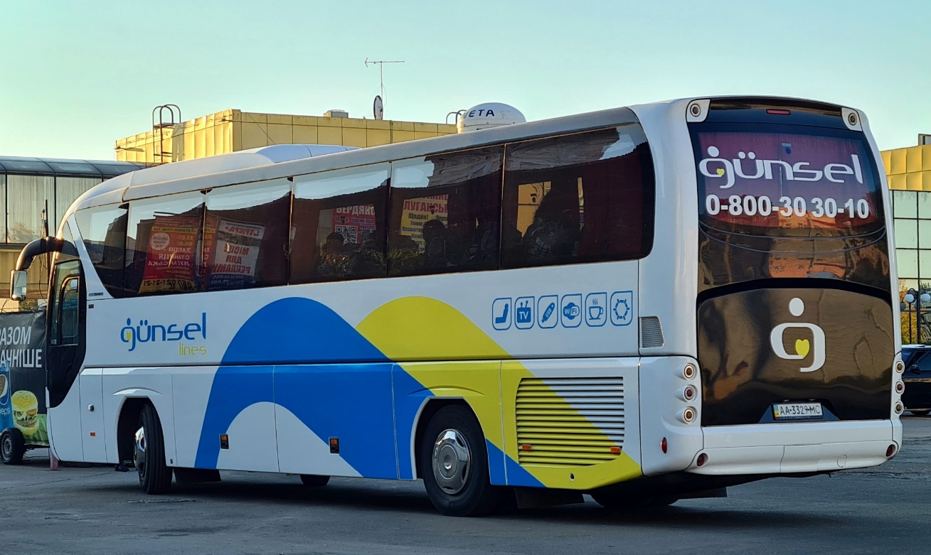 Киев, Neoplan P21 N2216SHD Tourliner SHD № AA 3329 MC