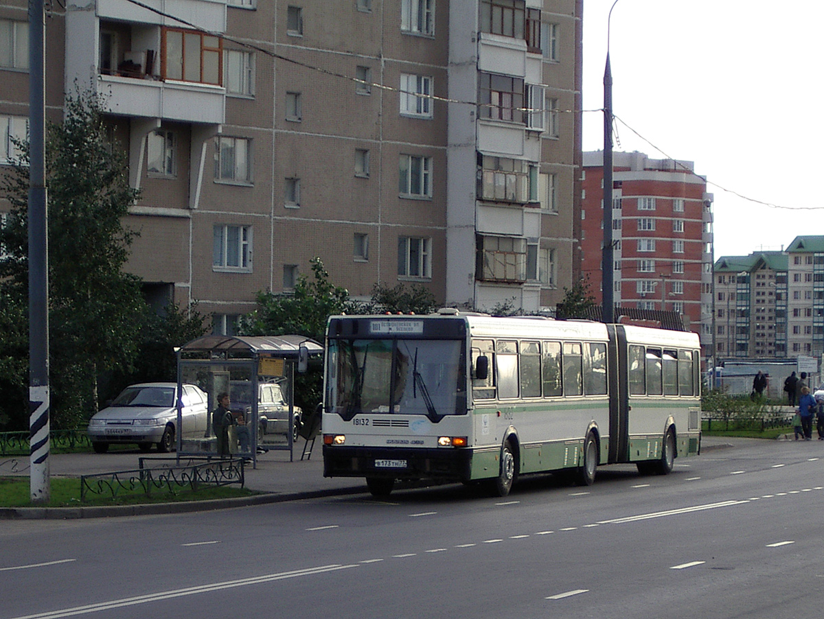 Москва, Ikarus 435.17 № 18132